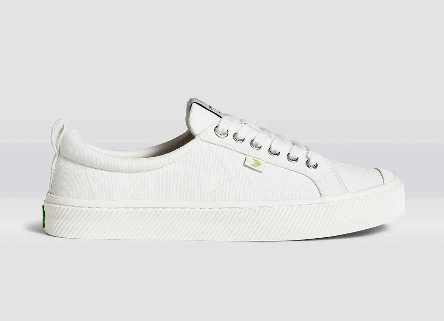 Cariuma OCA Low Off White Canvas Sneaker Unisex