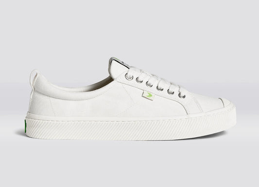 Cariuma OCA Low Off White Canvas Sneaker Unisex